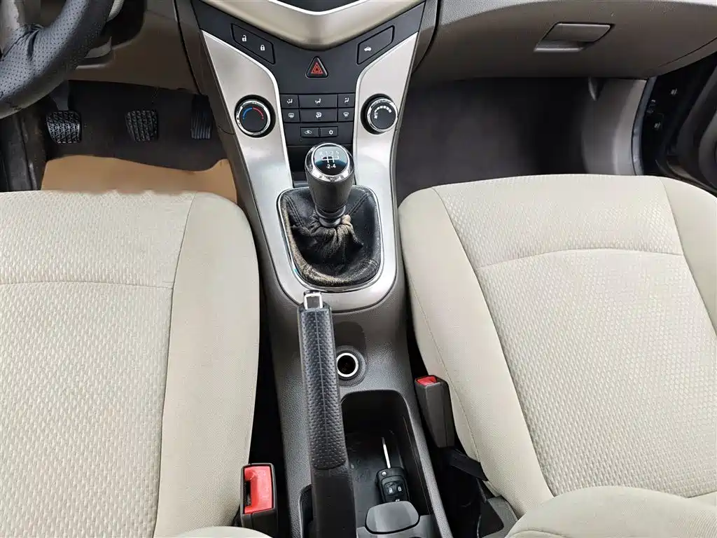Chevrolet Cruze 2015 1.5L Classic SL MT фото 9