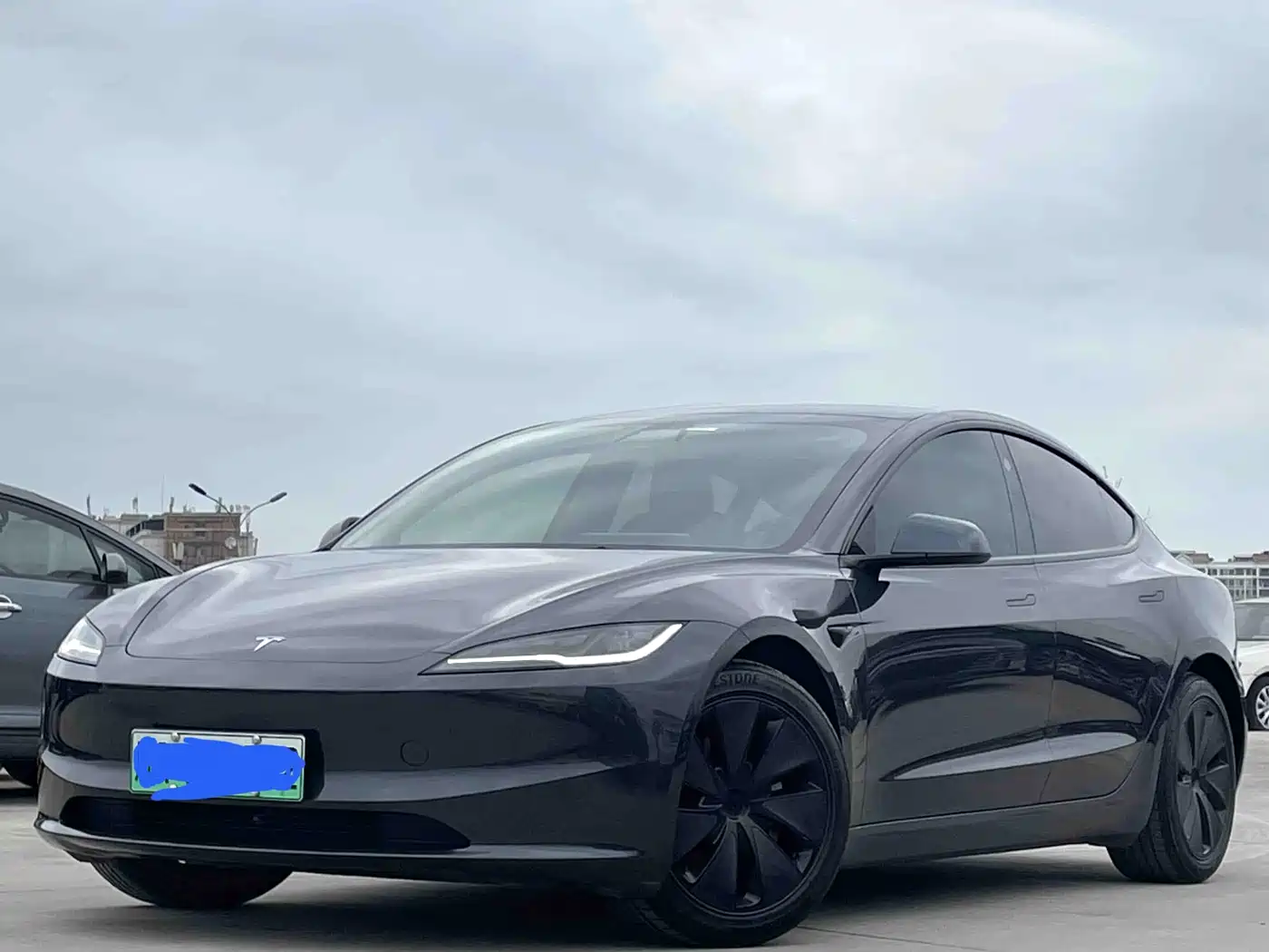 TESLA MODEL 3
