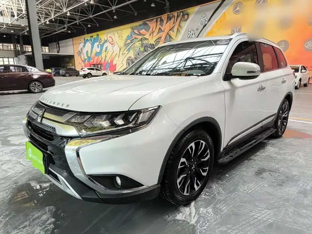 Mitsubishi Outlander 2019 2.4L 4WD Deluxe Edition 5-Seater China VI