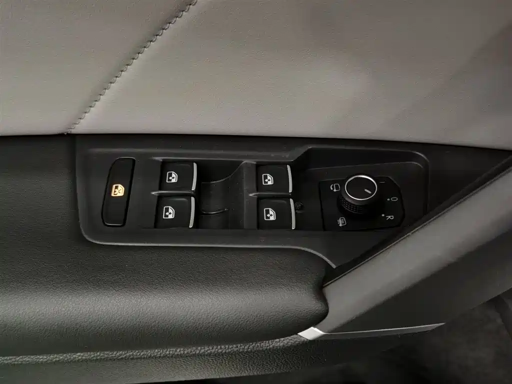 Volkswagen Tayron 2024 300TSI 2WD Luxury Plus Advanced фото 9