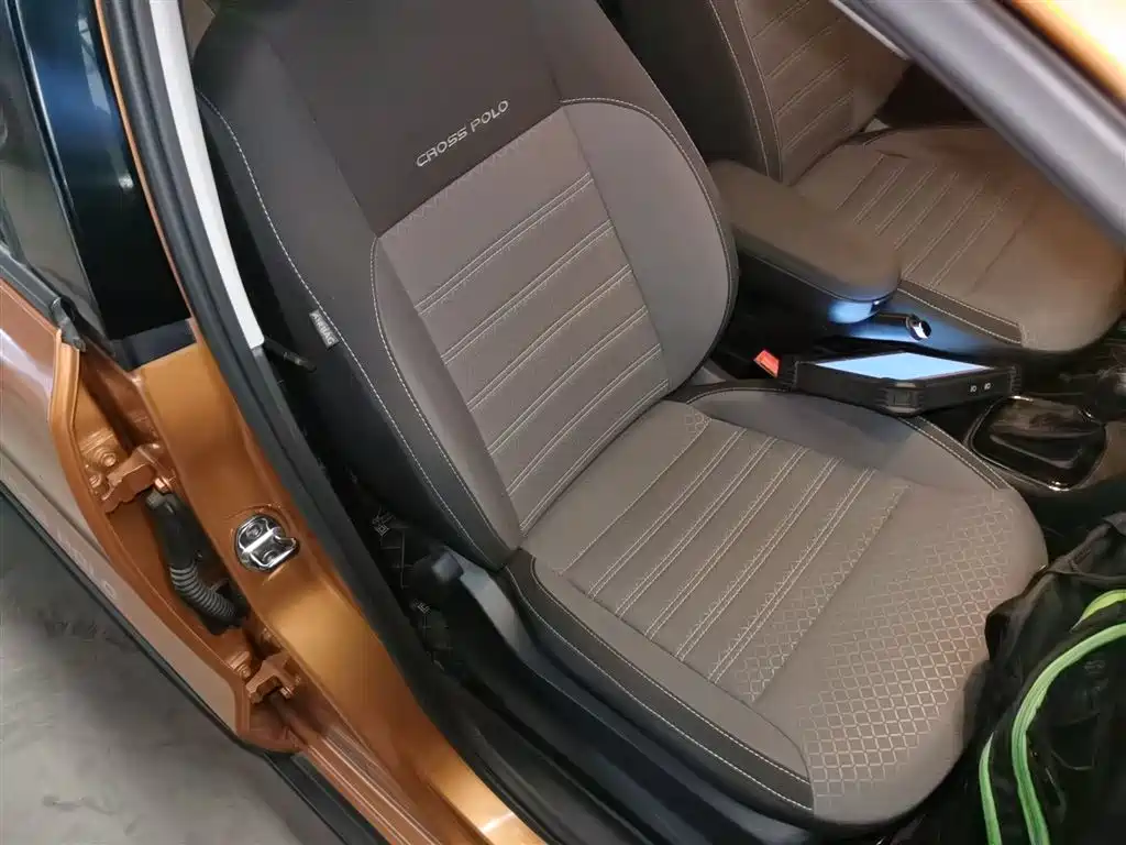 Volkswagen Polo 2018 1.5L Cross Polo Auto фото 20