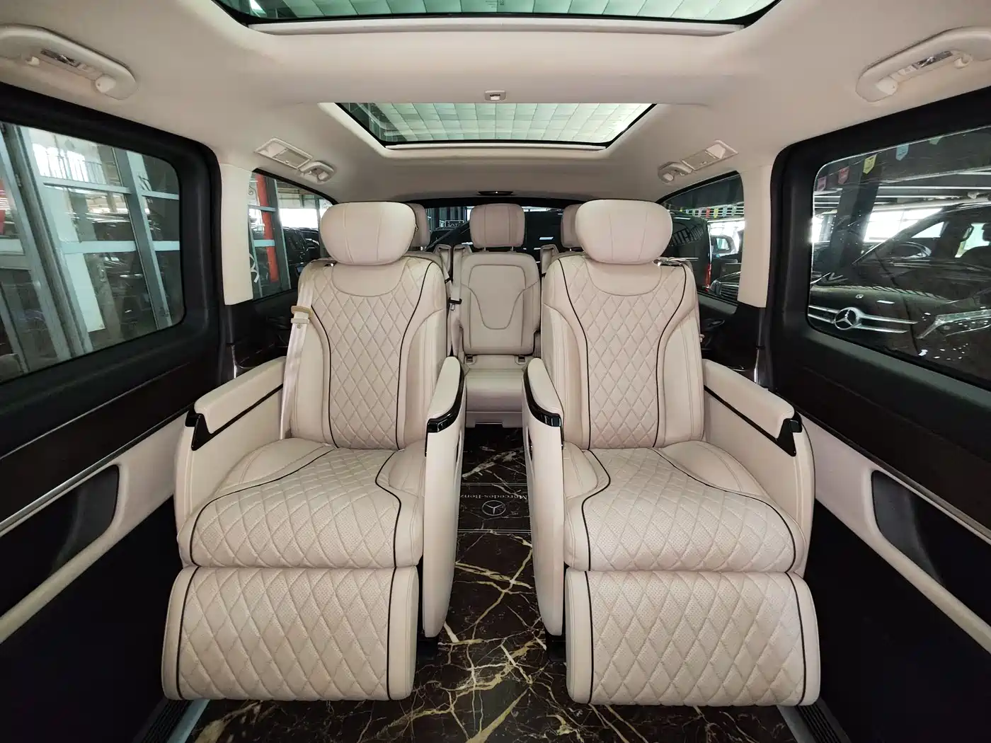 Mercedes-Benz V-Class 2022 V 260 Pilot Edition фото 13