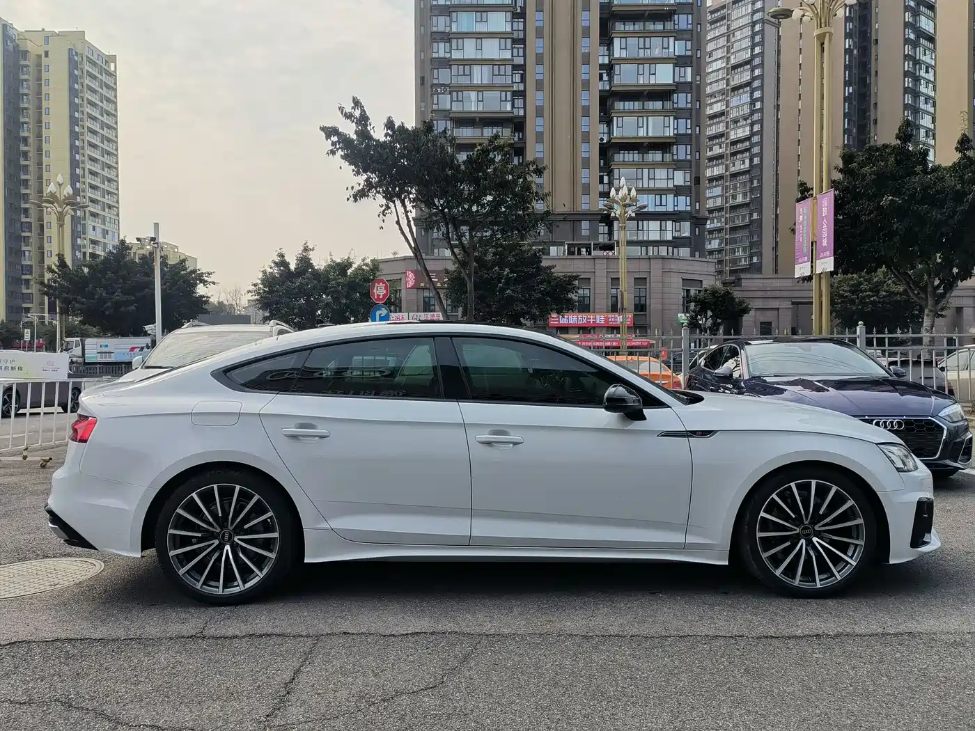 Audi A5 (Import) 2024 Sportback 40 TFSI quattro Luxury Dynamic фото 3