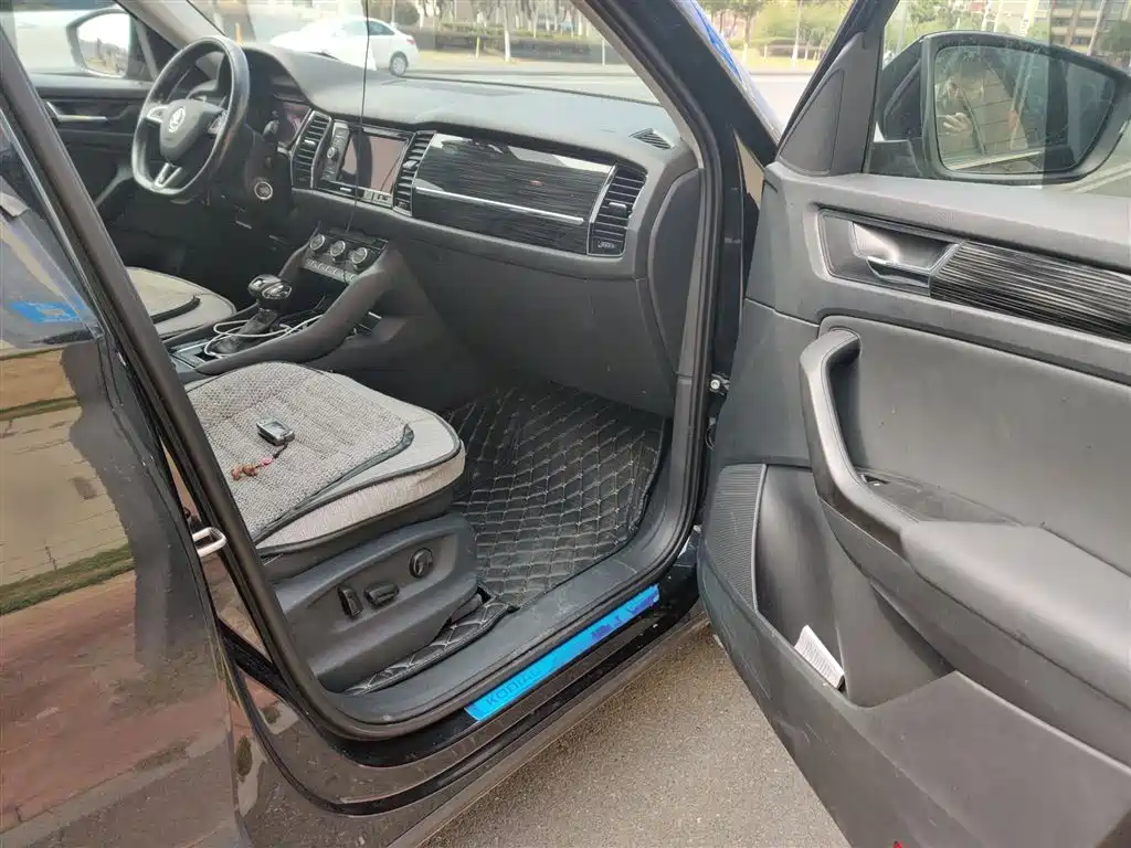 Škoda Kodiaq 2020 TSI330 5-Seater 2WD Luxury Premium Edition фото 19