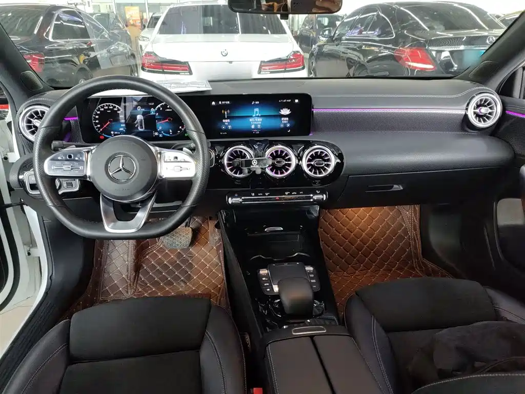 Mercedes-Benz A-Class 2022 Facelift III A 200 L Sport Sedan Fashion фото 6