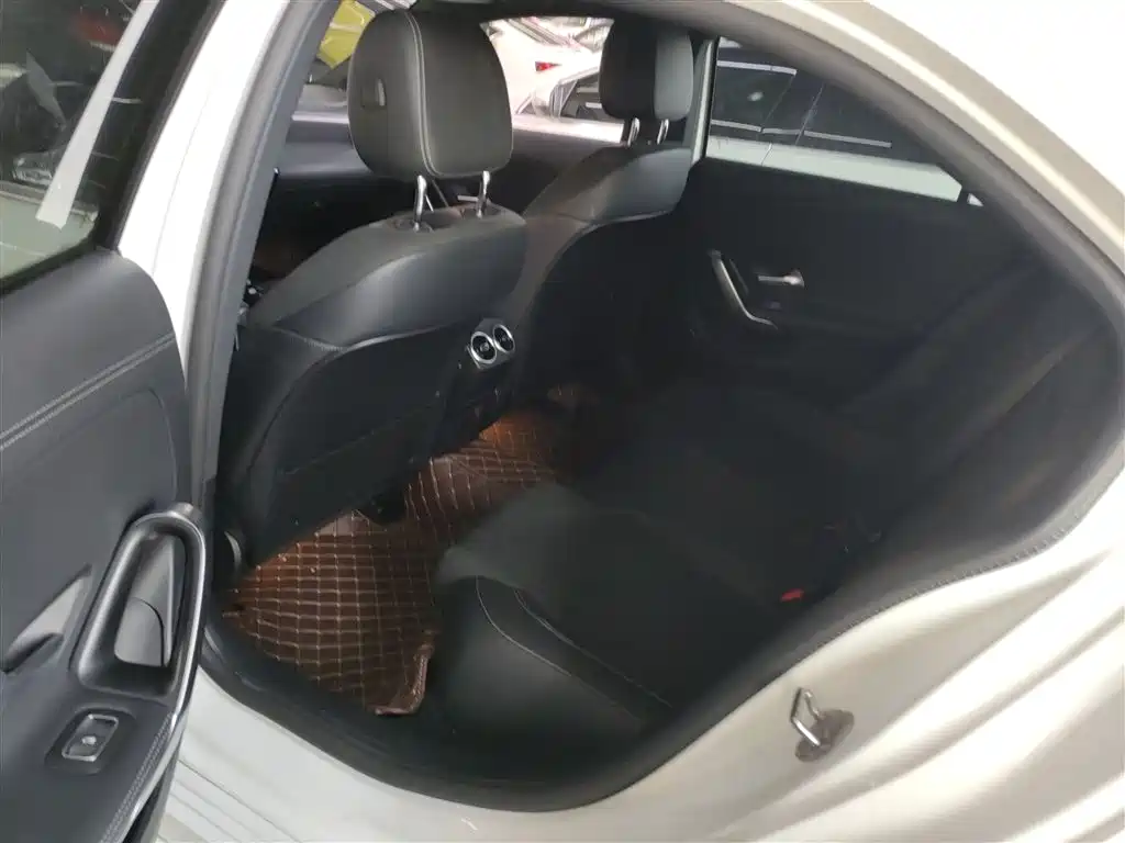 Mercedes-Benz A-Class 2022 Facelift III A 200 L Sport Sedan Fashion фото 13