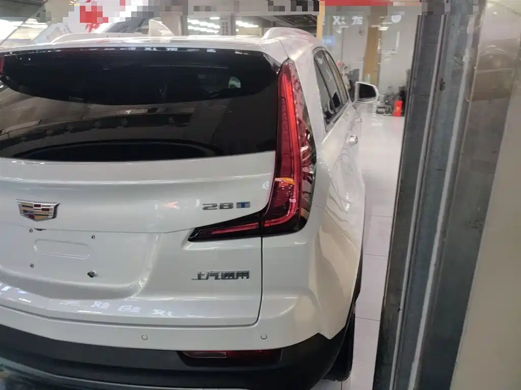 Cadillac XT4 2022 28T FWD Luxury фото 8
