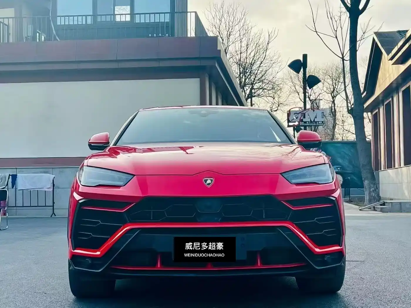 LAMBORGHINI URUS