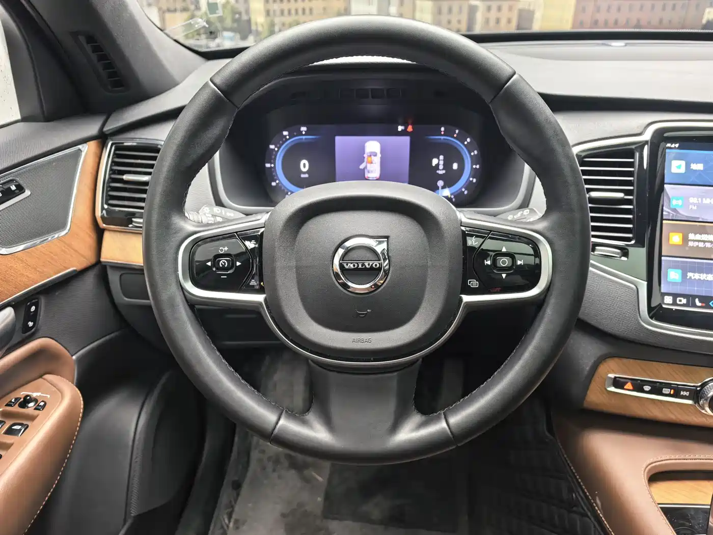 VOLVO XC90