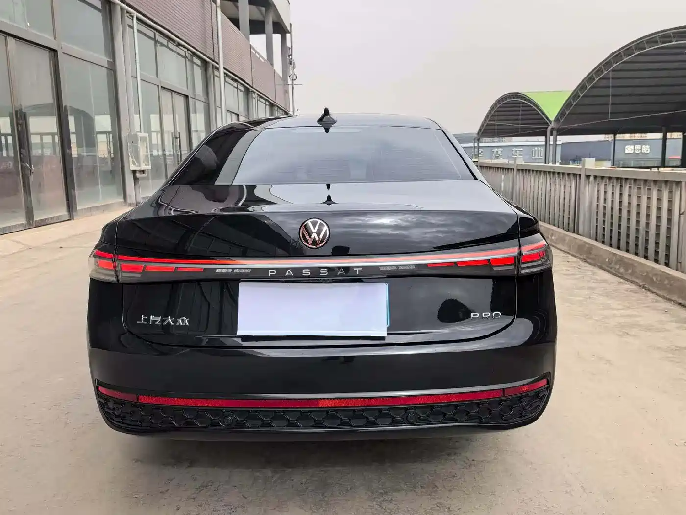 Volkswagen Passat 2025 Pro 380TSI Starlight Dragon Glory Edition фото 5