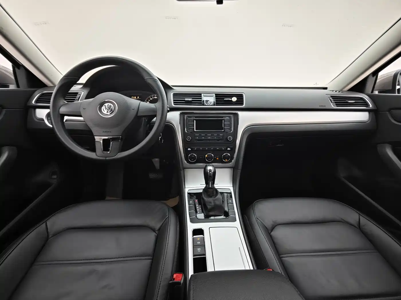 Фото 9 - Volkswagen Passat