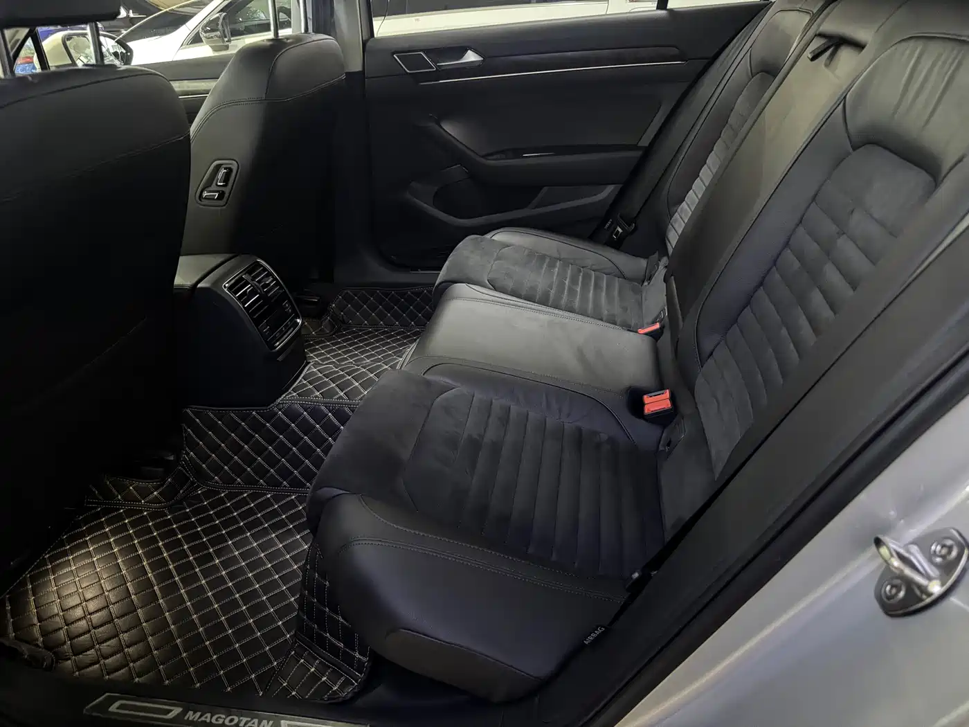 Volkswagen Magotan 2018 330TSI DSG Luxury фото 11