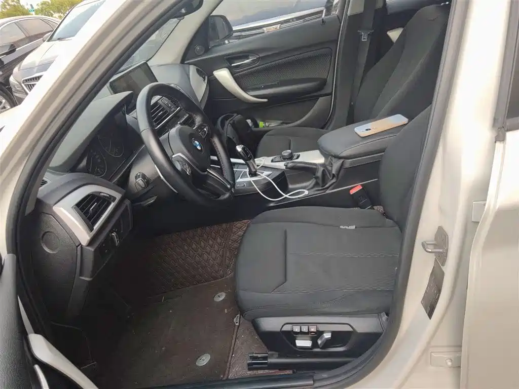 BMW 1 Series (Import) 2015 120i Leading фото 15