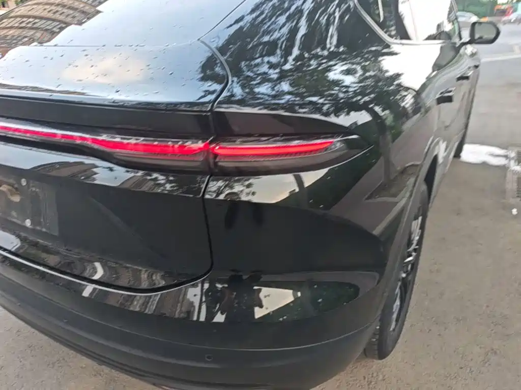Фото 8 - NIO EC6