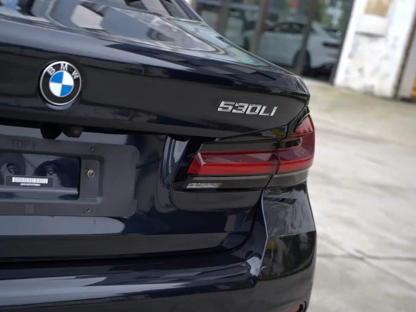 BMW 5 Series 2023 530Li Leading M Sport Package фото 21