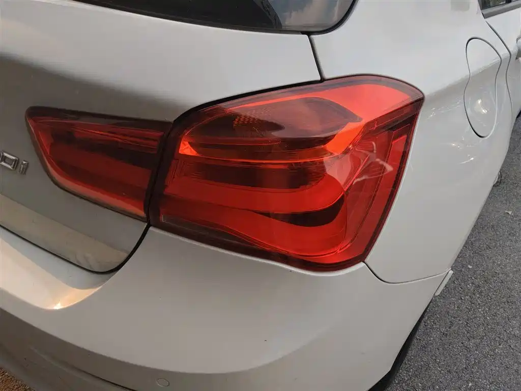 BMW 1 Series (Import) 2015 120i Leading фото 8