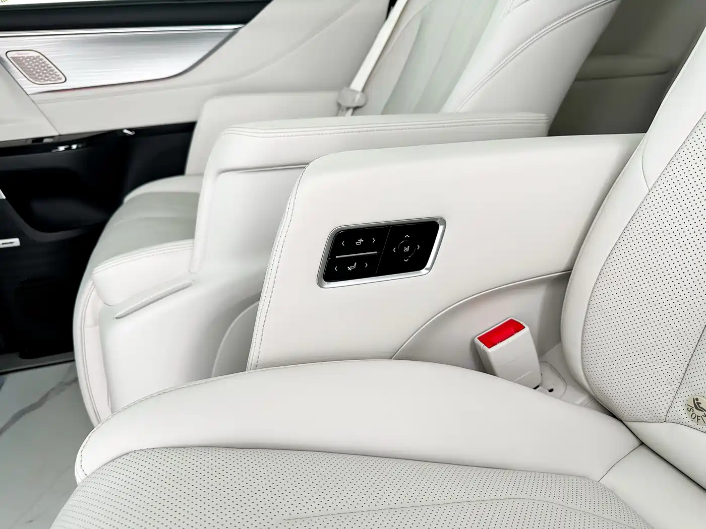Buick GL8 New Energy 2024 Landglory Luxury Edition 7-Seater фото 10