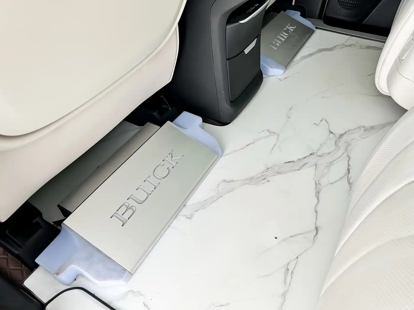 Buick GL8 New Energy 2024 Landglory Luxury Edition 7-Seater фото 11
