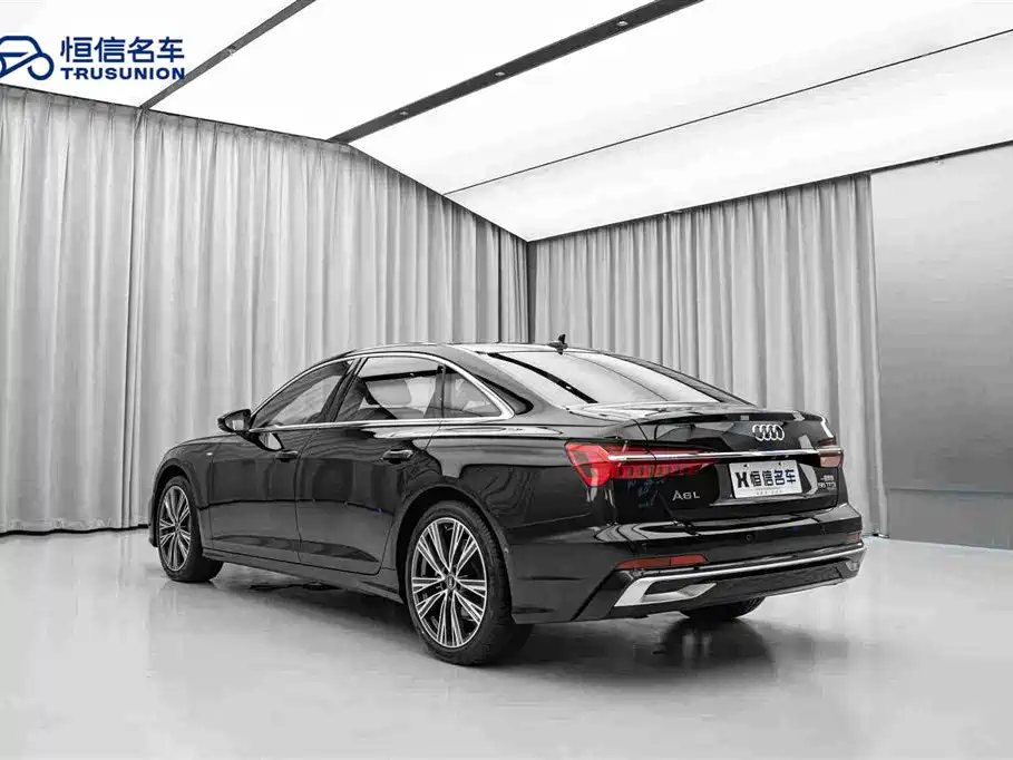 Фото 7 - Audi A6L