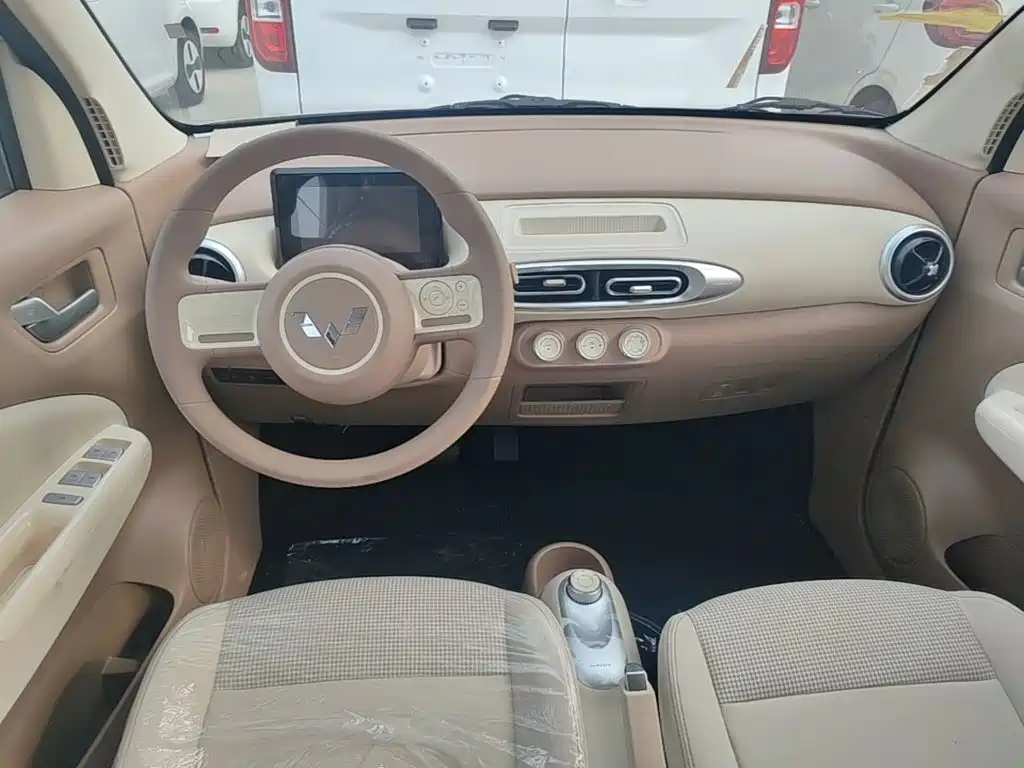 Wuling Motors Hongguang MINIEV 2026 2025 4-Door Advanced