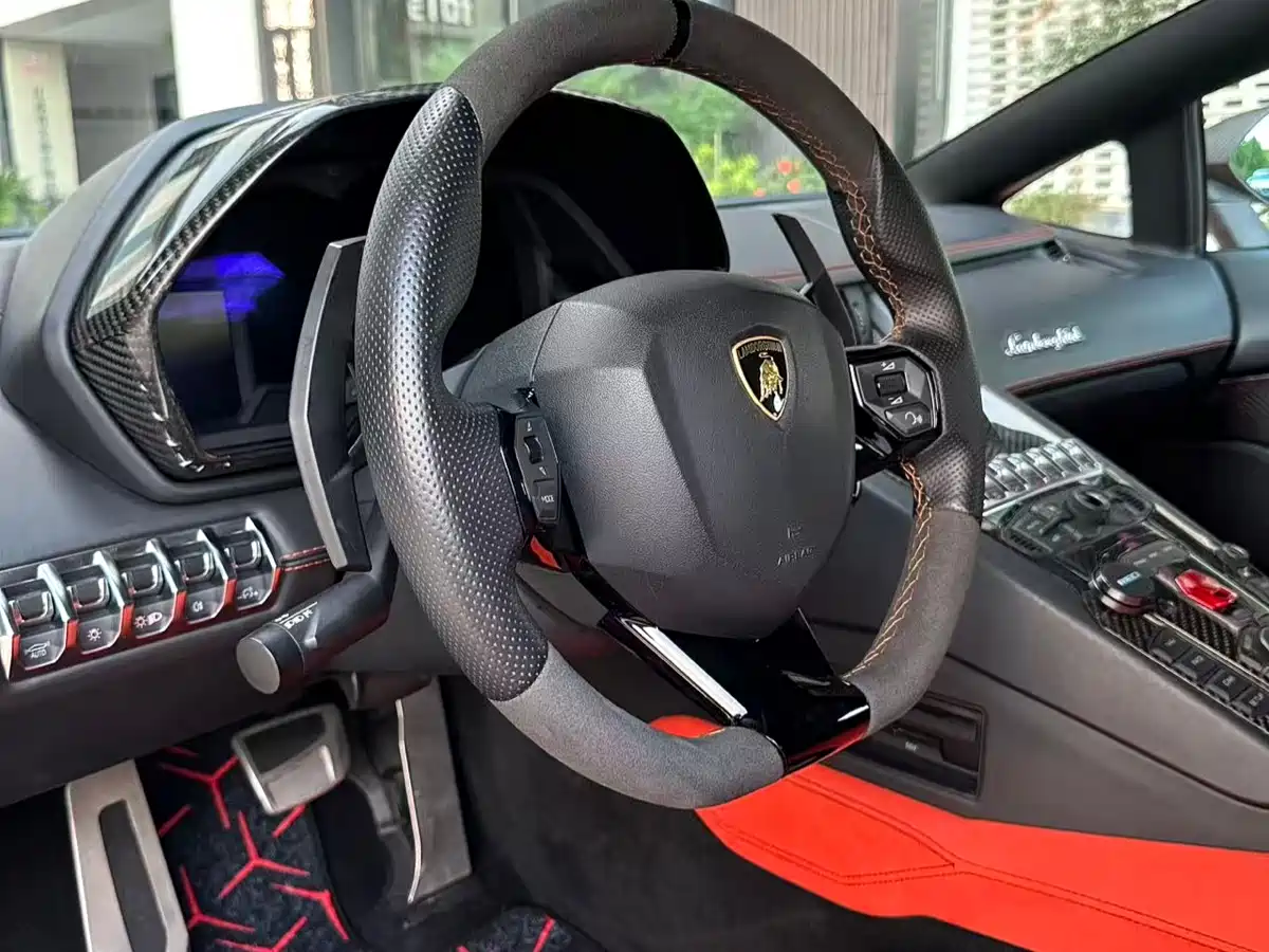 Lamborghini Aventador 2011 LP 700-4 фото 4
