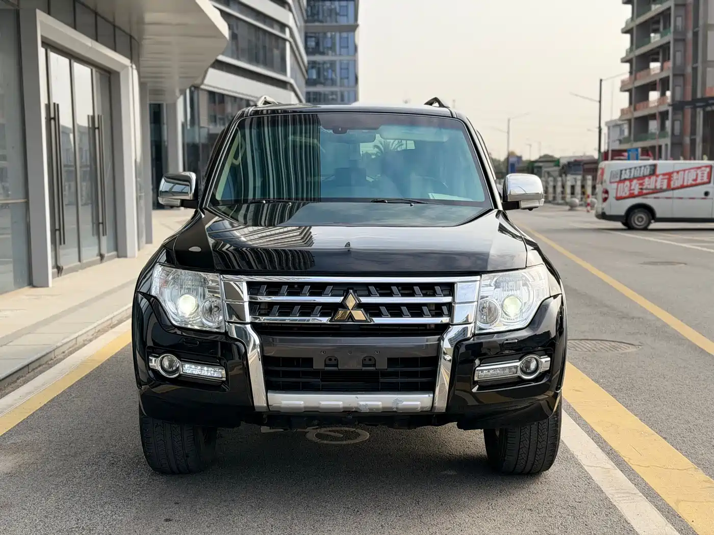 Mitsubishi Pajero (Import) 2016 3.0L Automatic Premium (China V) фото 4