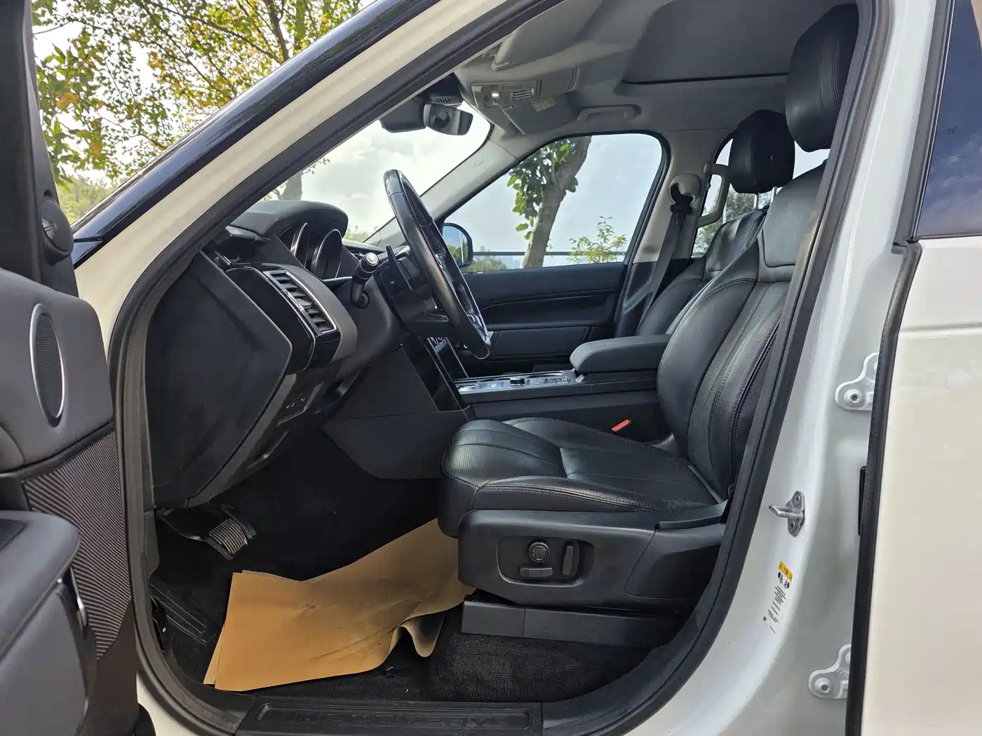 Land Rover Discovery 2019 3.0 SC V6 SE фото 8