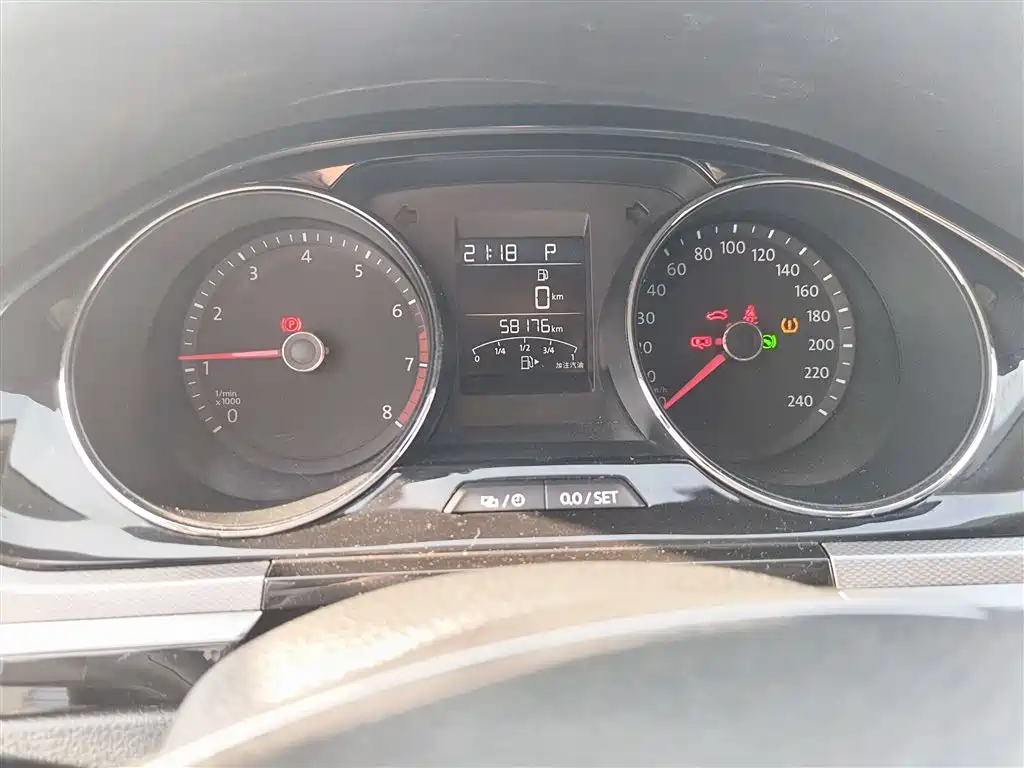 Volkswagen Bora 2017 1.6L Automatic Comfort фото 12