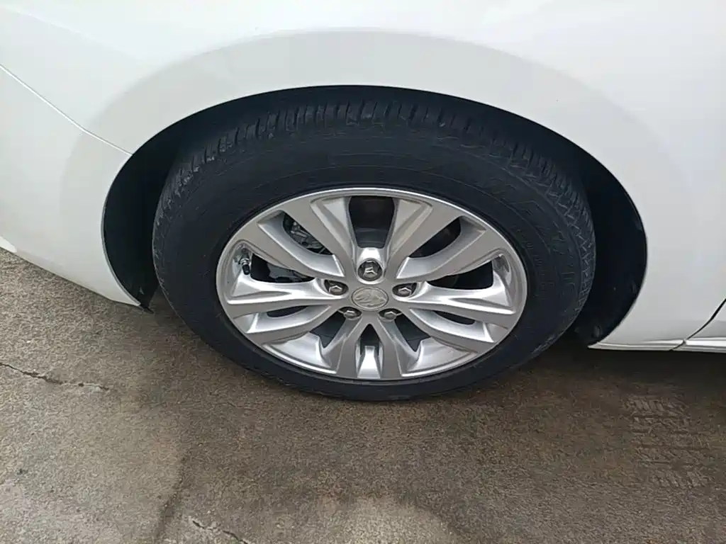 Фото 23 - Buick Excelle
