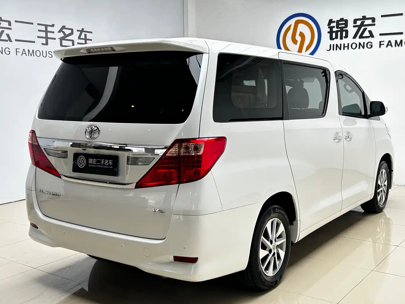 Toyota Alphard фото 24