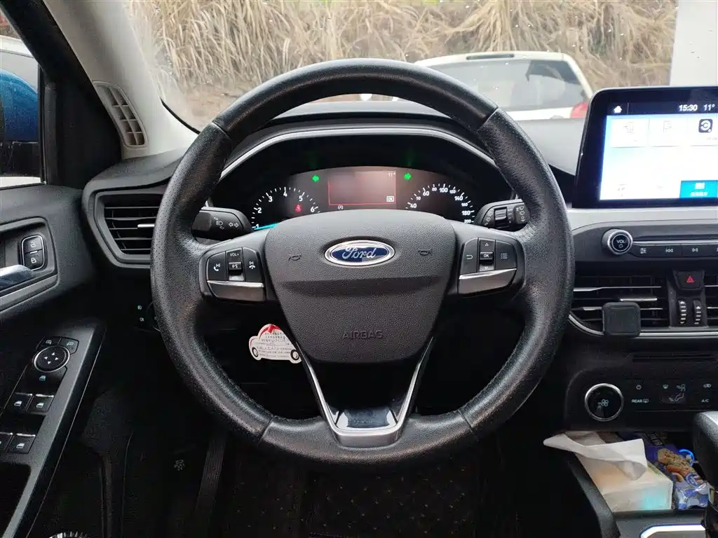 Фото 7 - Ford Focus