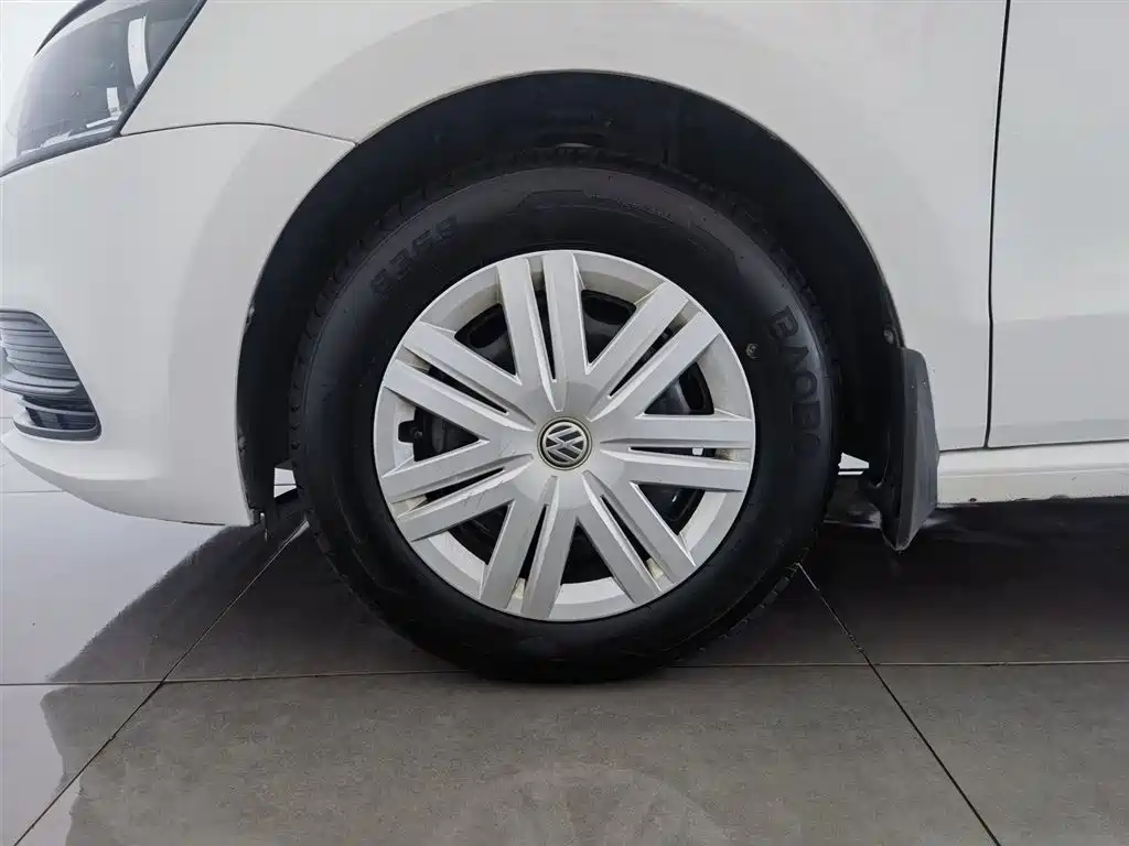 Volkswagen Polo 2018 1.5L Manual Safe Drive фото 17