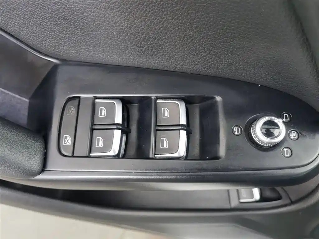 Audi A4L 2015 35 TFSI Auto Comfort фото 9