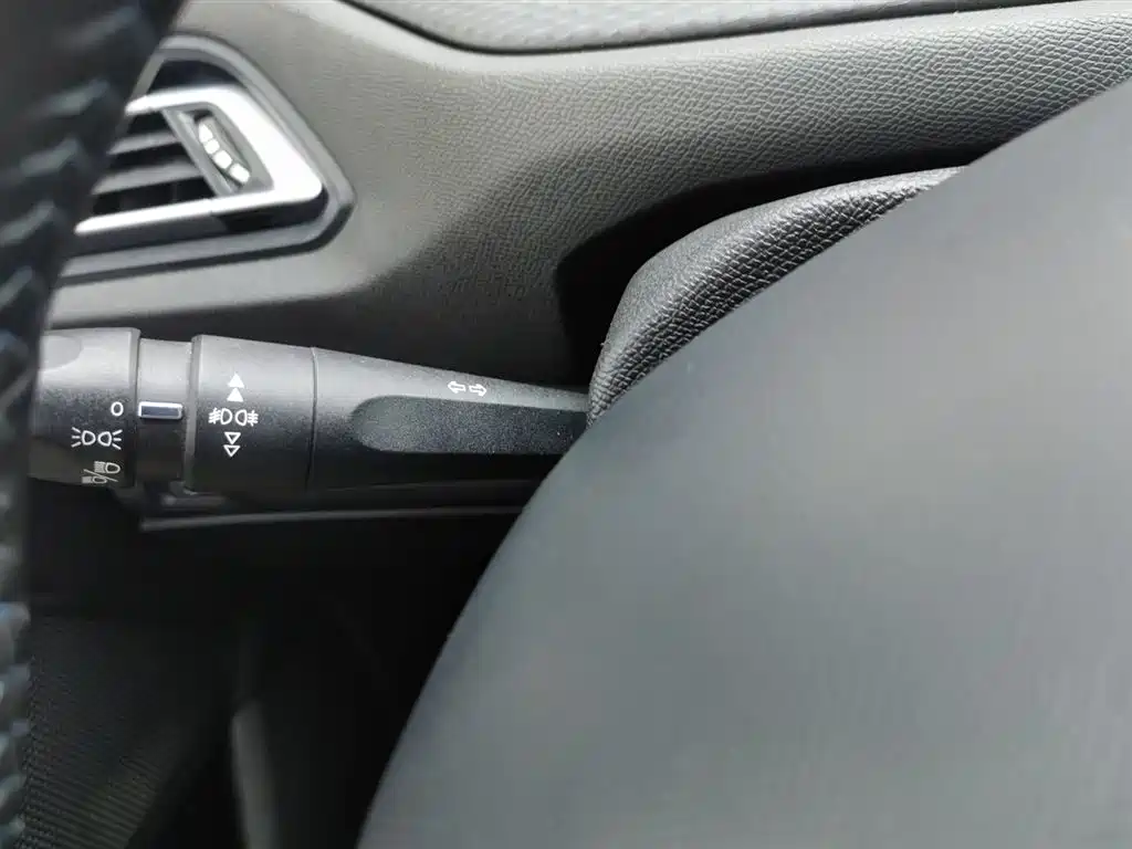 Peugeot 308 2019 230THP Automatic Luxury Edition China V фото 21