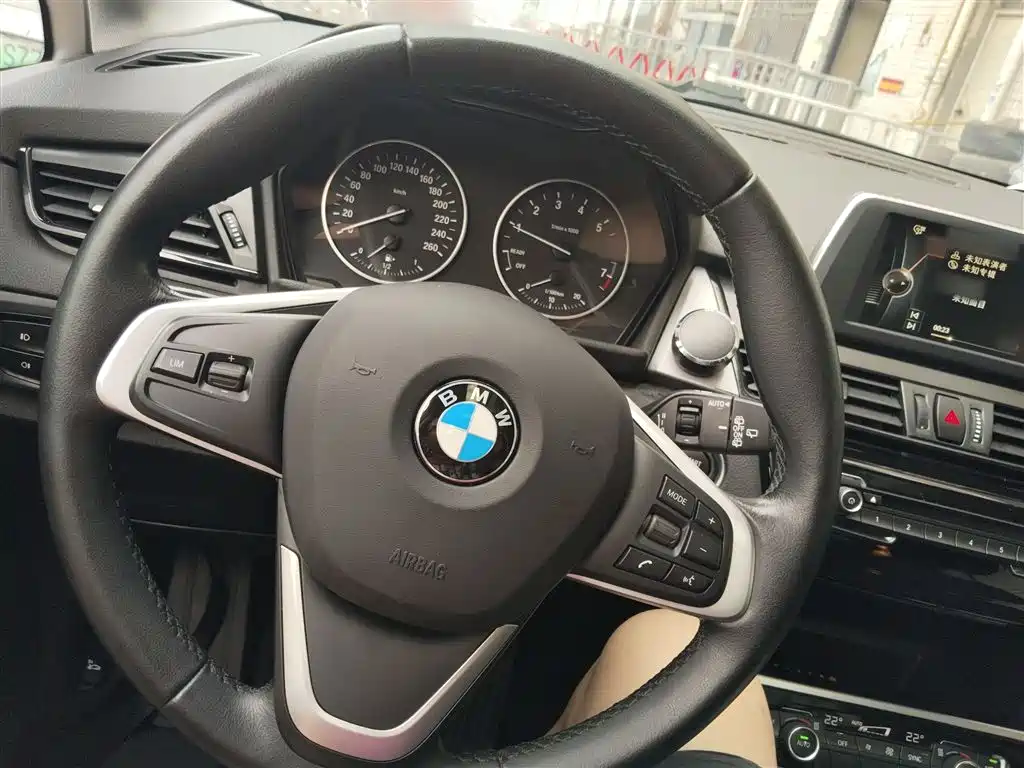 BMW 2 Series Gran Tourer 2015 218i Leading фото 5