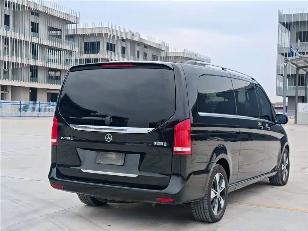Mercedes-Benz V-Class 2022 V 260 L Long Wheelbase Prestige Edition фото 25