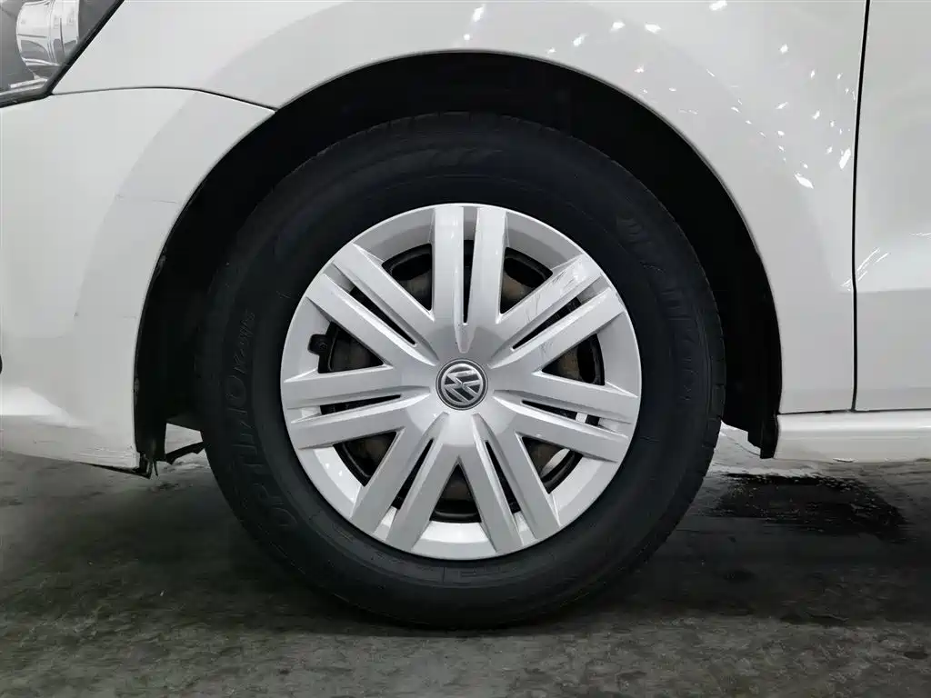 Volkswagen Polo 2018 1.5L Manual Safe Drive фото 17