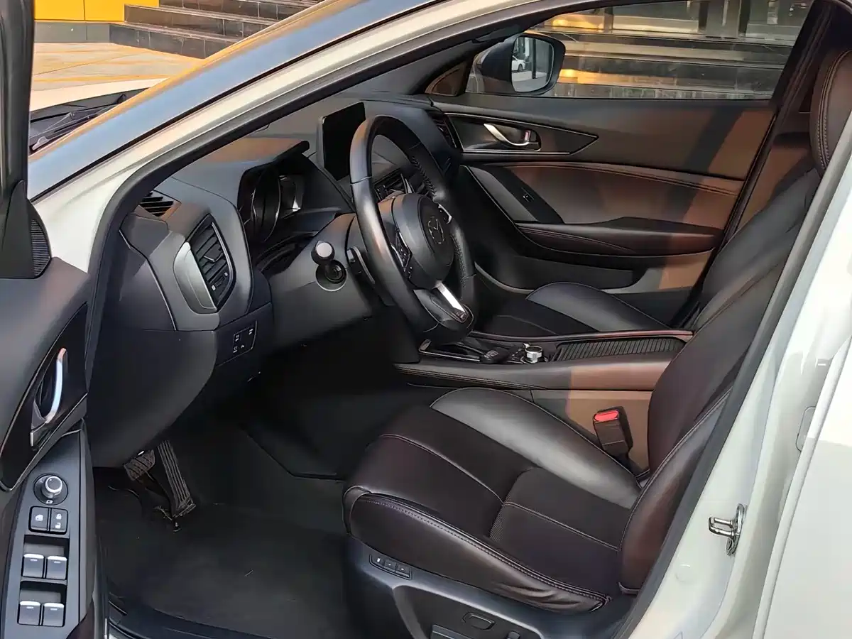 Фото 5 - Mazda CX-4