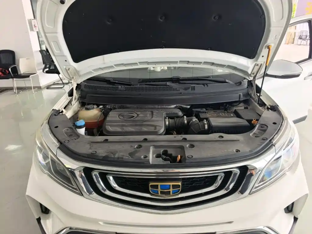 Фото 20 - Geely Vision X3