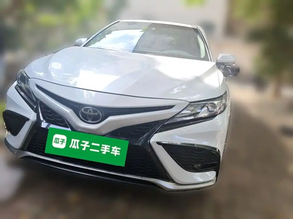Фото 23 - Toyota Camry