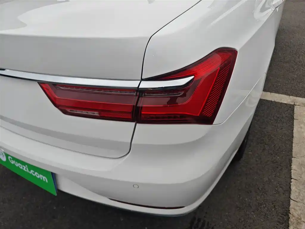 BYD Qin 2019 1.5L Automatic Prestige фото 8
