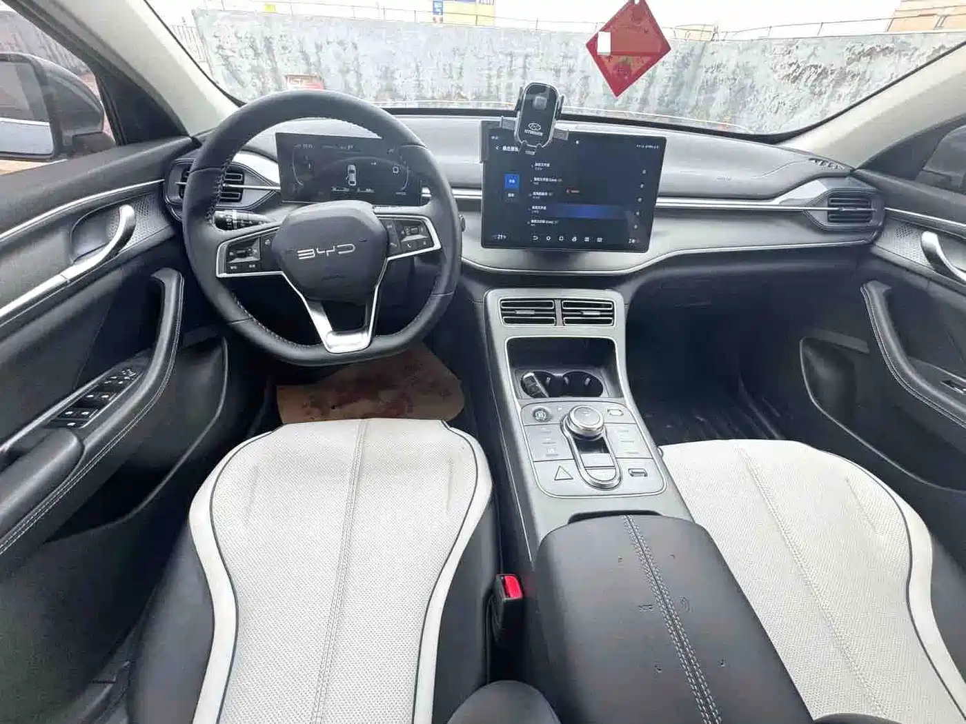BYD Destroyer 05 2024 Glory Edition DM-i 55KM Luxury фото 9