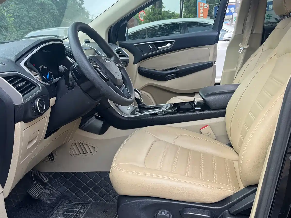 Фото 7 - Ford Edge
