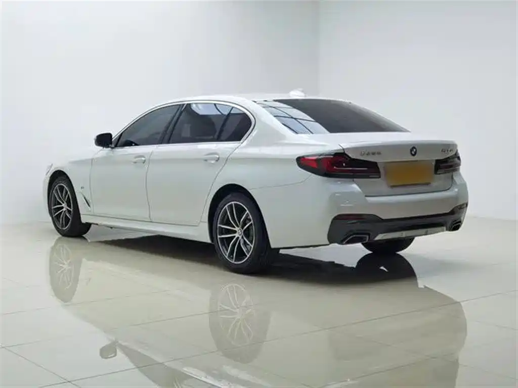 BMW 5-SERIES