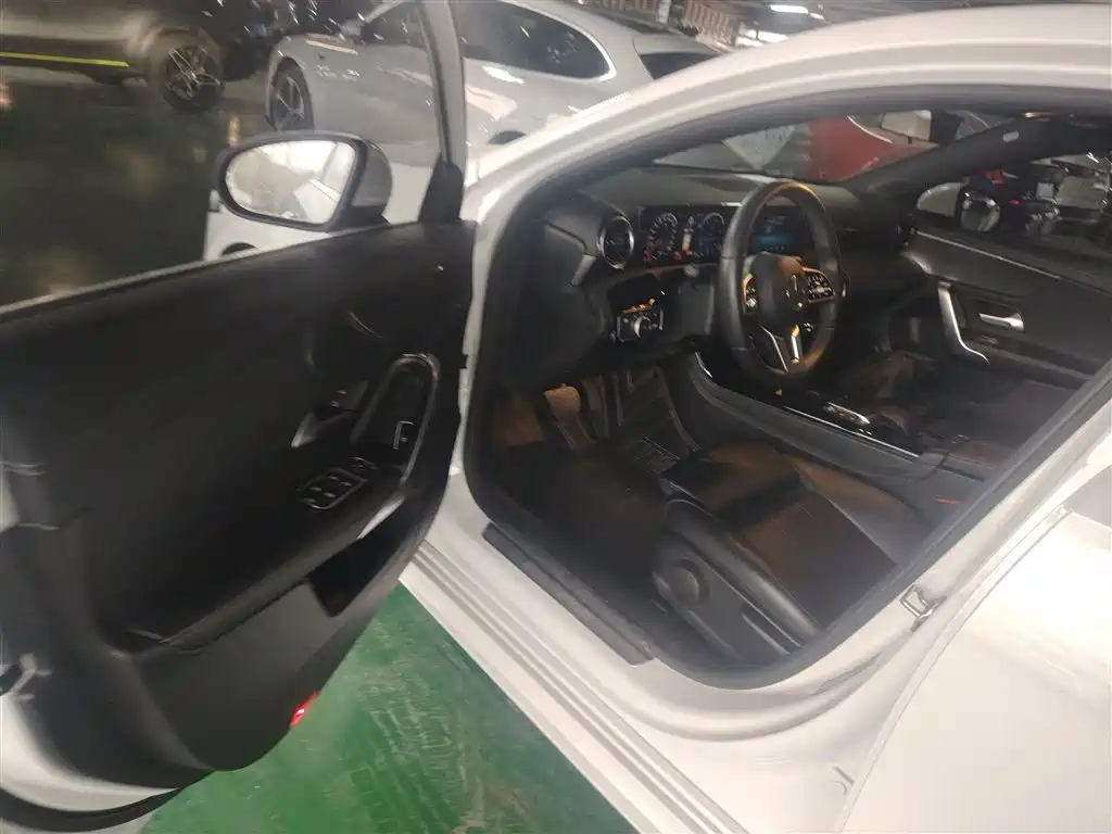 MERCEDES-BENZ CLASS A