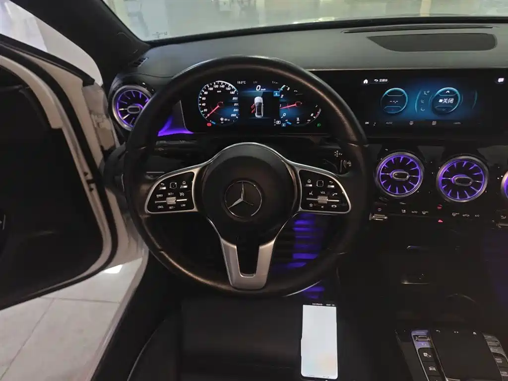 Mercedes-Benz A-Class 2020 A 200 L фото 11