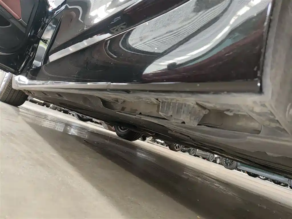 BMW 5 Series 2014 525Li Leading фото 19