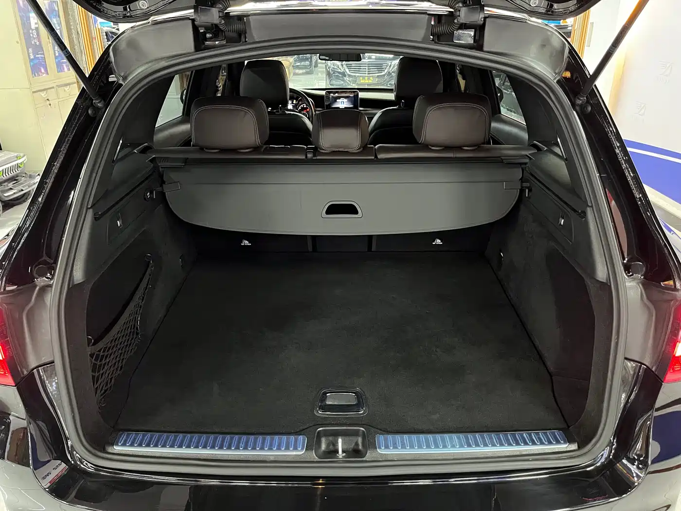 Mercedes-Benz GLC 2018 Facelift GLC 260 4MATIC Luxury фото 9