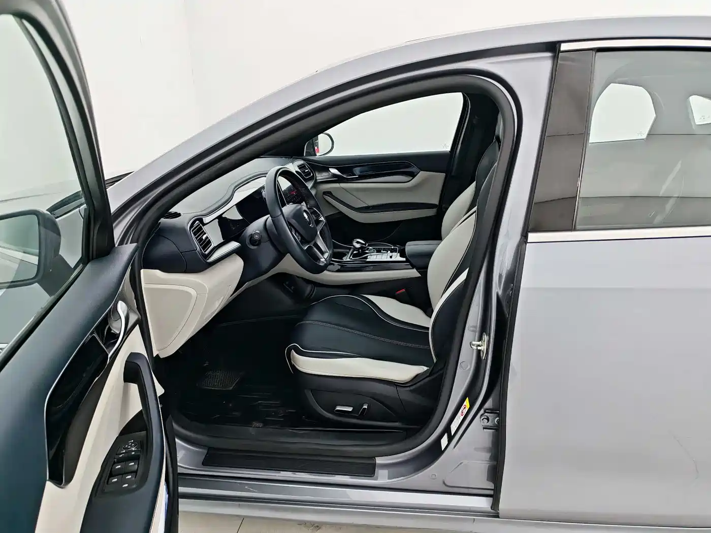 BYD Qin PLUS 2021 EV 400KM Luxury Model фото 10