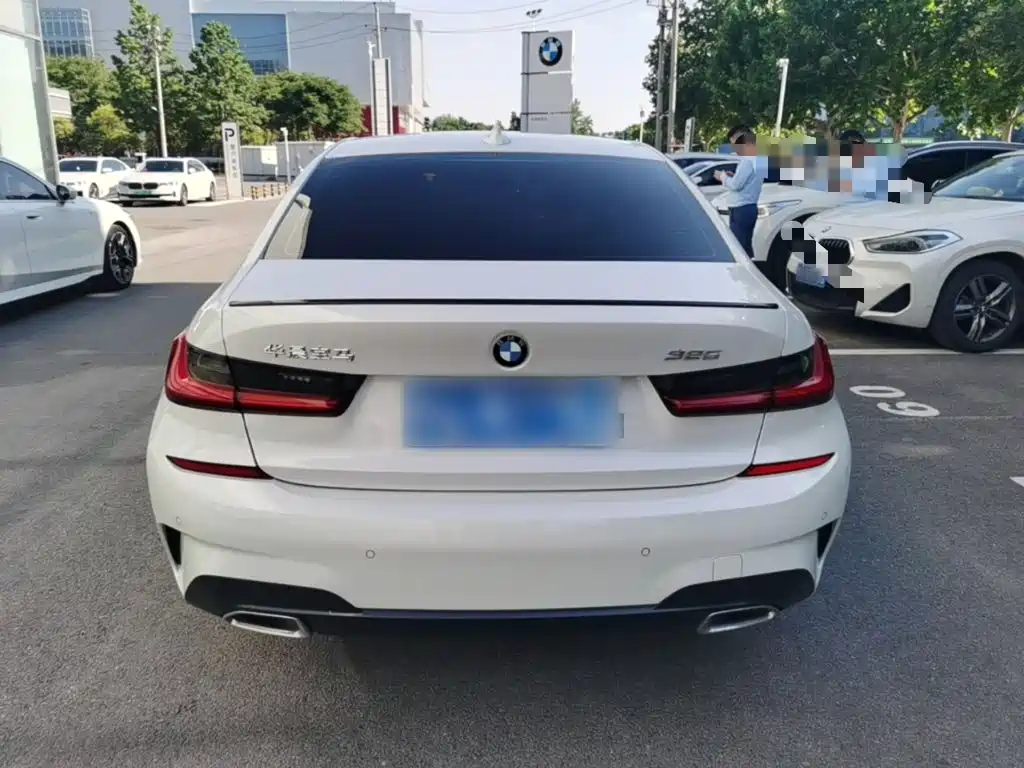 BMW 3-SERIES